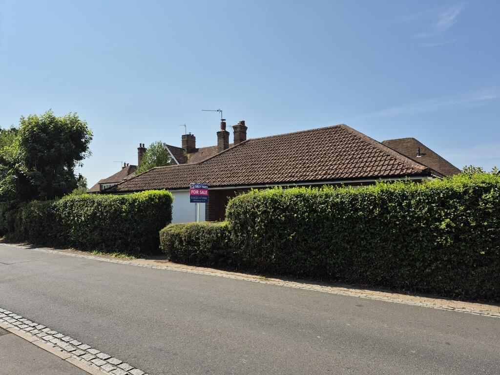 Main image of property: Midhurst, Teston Road, Offham, West Malling, Kent, ME19 5NS