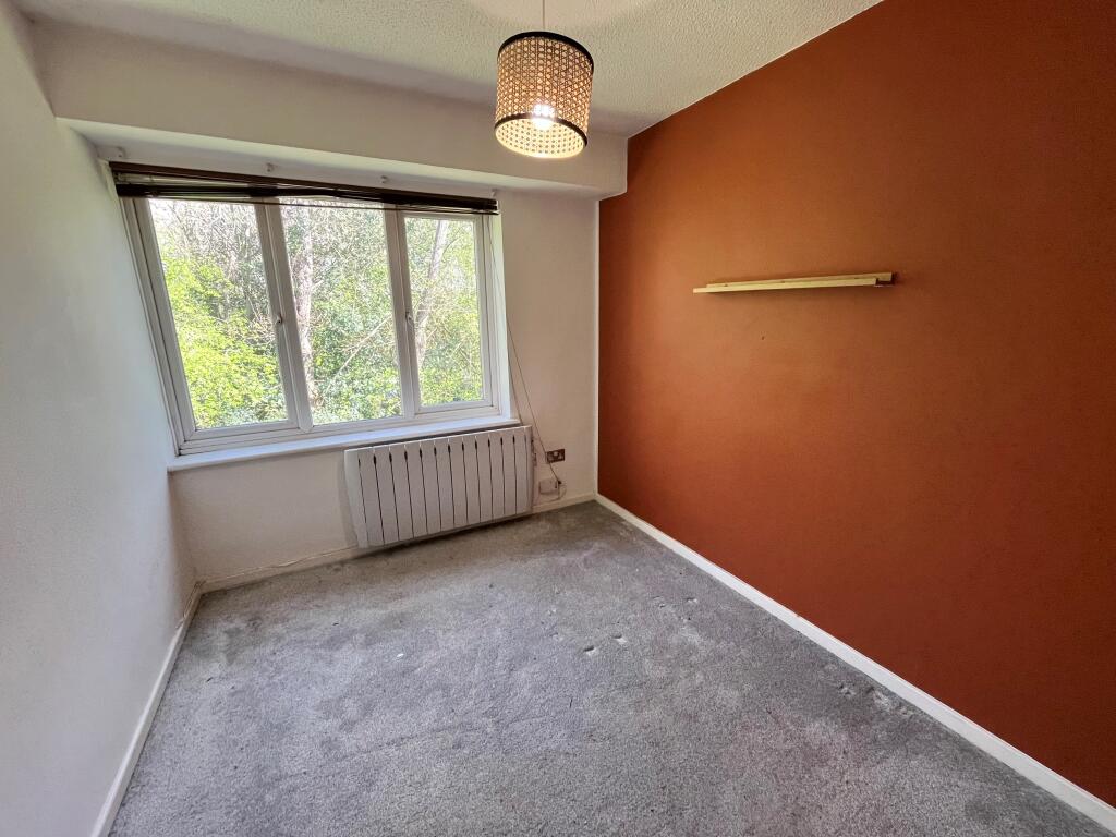 Apartment in Solihull, Elmdon Heath - View 4
