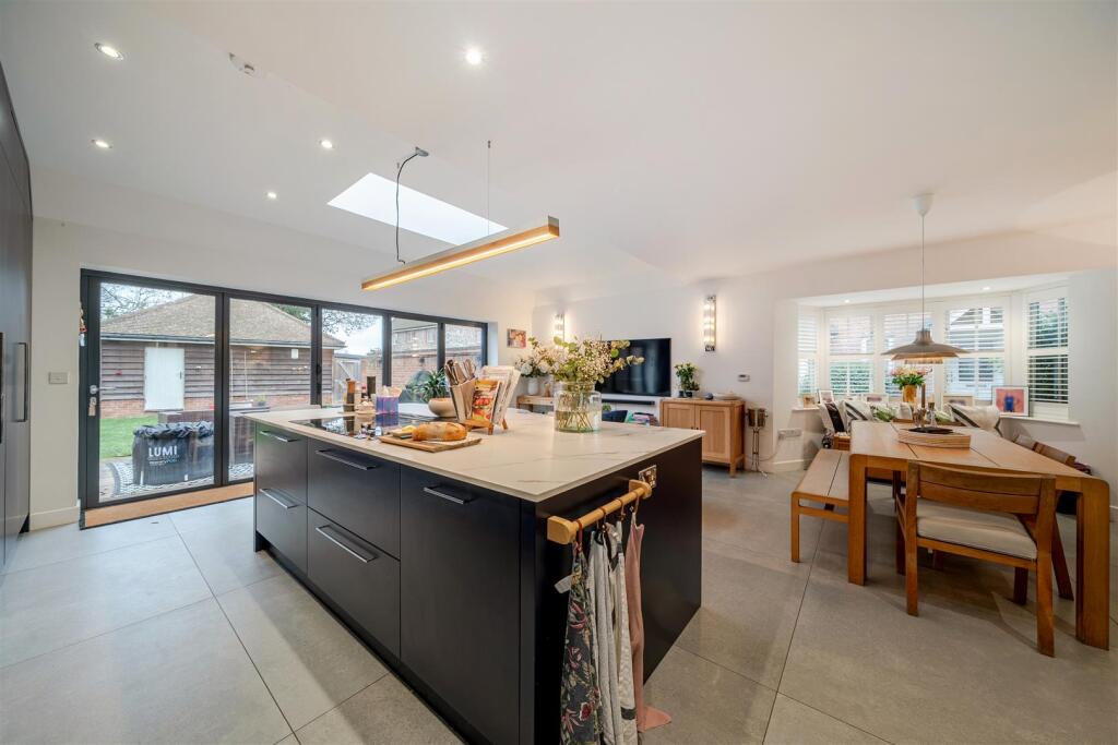 Main image of property: Inkeepers Court, Longwick