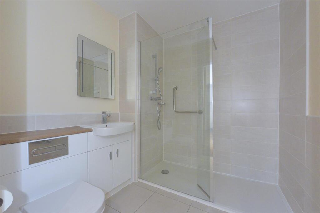 Apartment in Shrewsbury - More