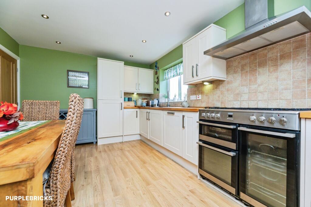 House in Sheffield, Ecclesfield - More