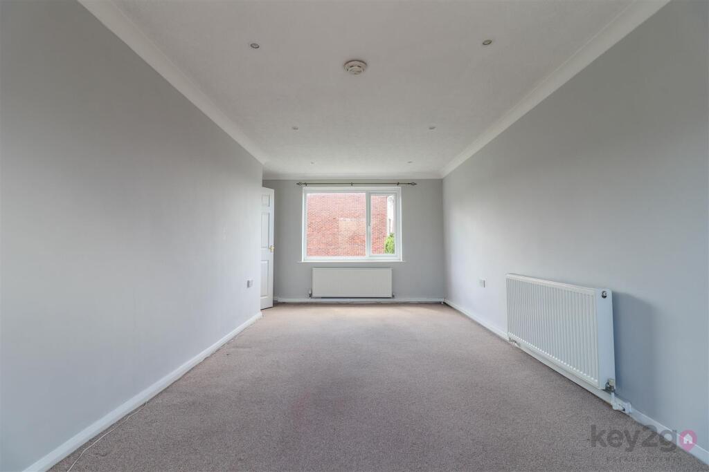 House in North East Derbyshire, Killamarsh - View 4