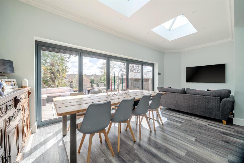 Additional image 38 of Grove Avenue, Yeovil