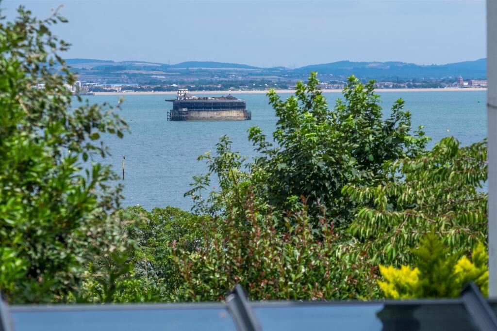 House in Isle of Wight, Nettlestone and Seaview - View 2