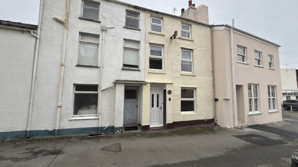 Main image of property: 3 College Street, Ramsey, IM8 1JN