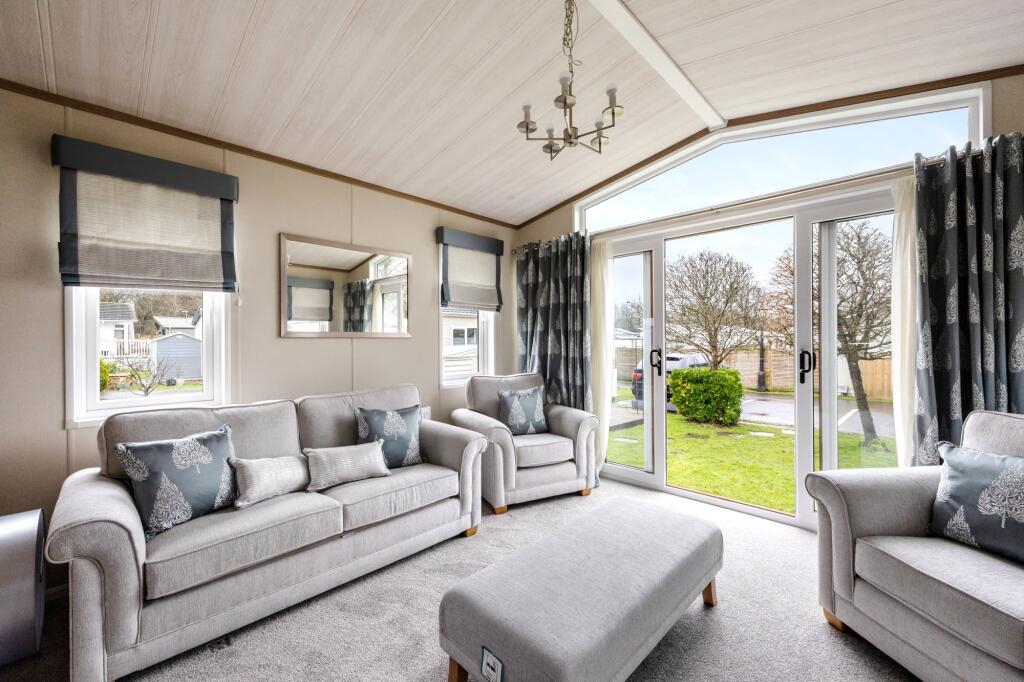 Langton Lodge, Downsview Park, Bramlands Lane, Woodmancote, BN5 9TG photo 4