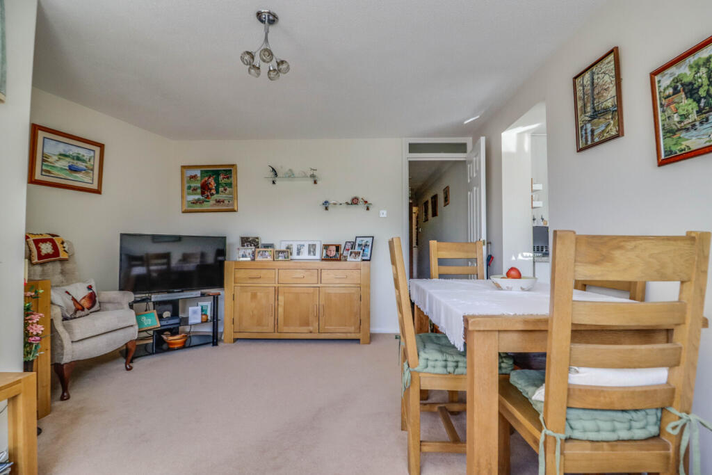 Apartment in Braintree, George Yard And The Market Place - View 4