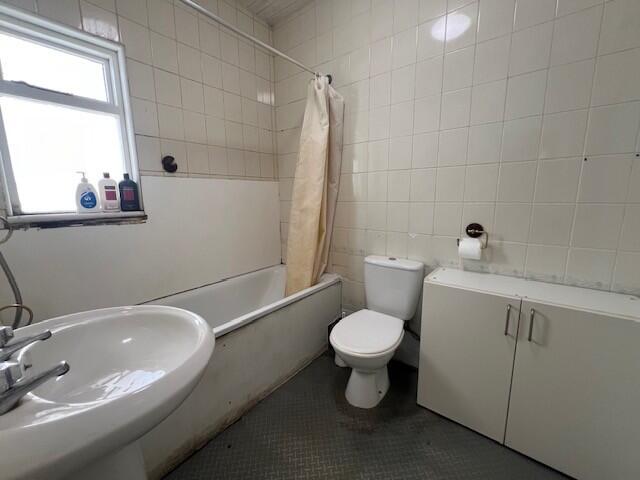 House in Exeter - View 4
