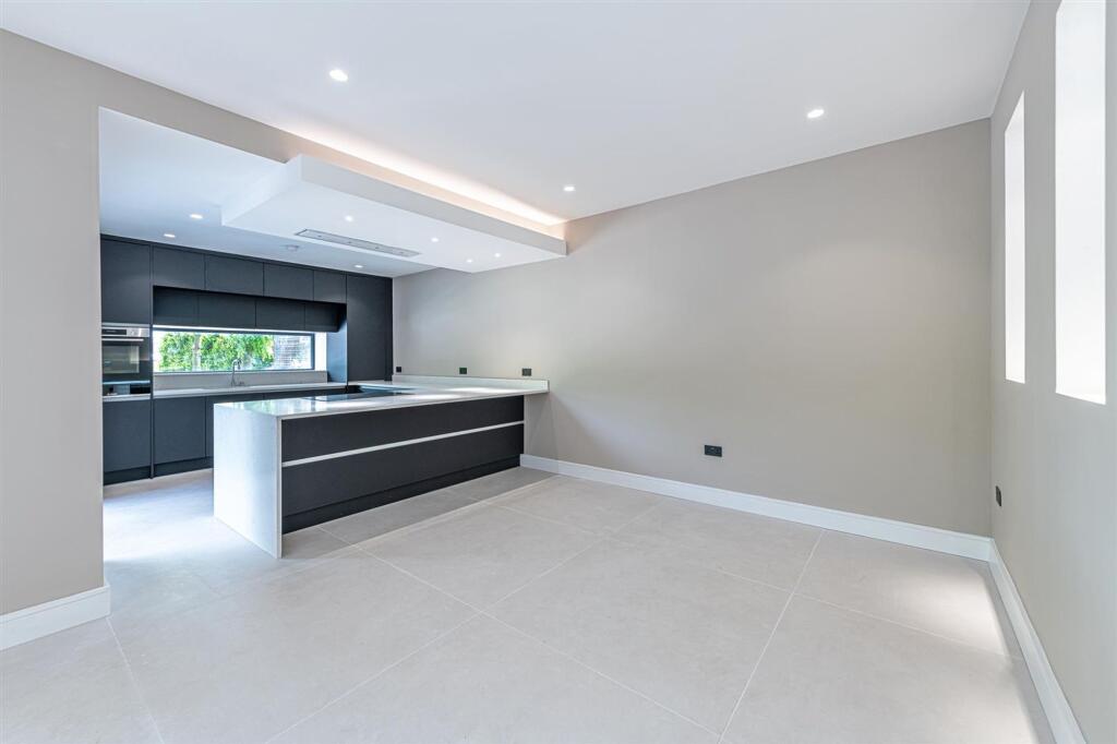 Apartment in Liverpool - View 3
