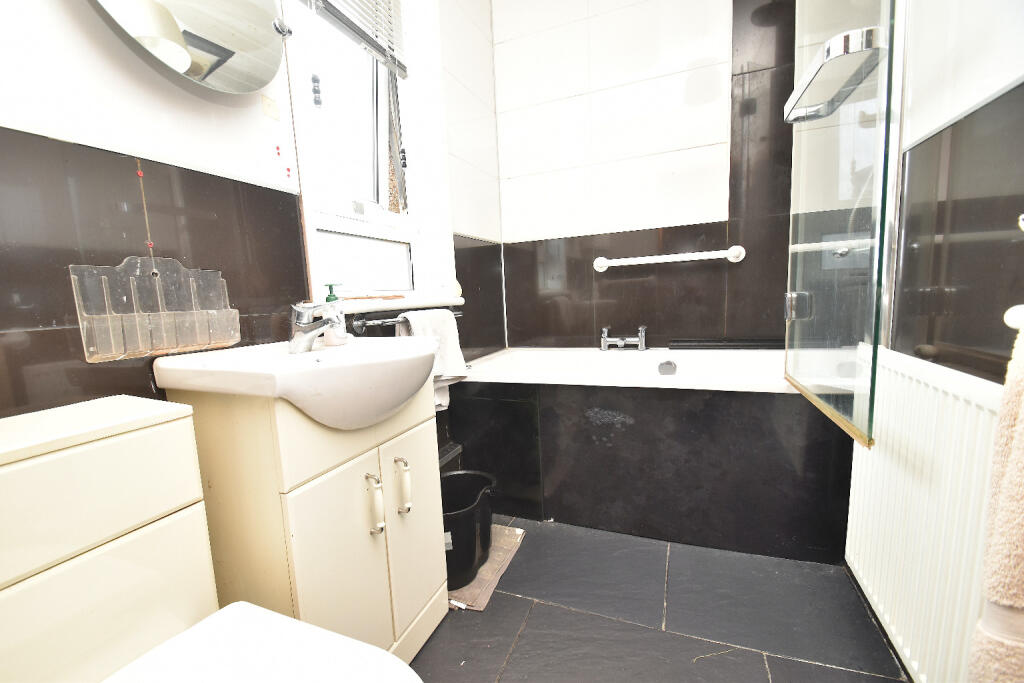 Apartment in Glasgow - More
