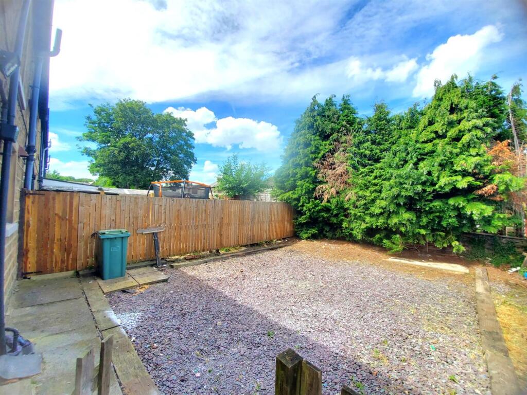House in Huddersfield - View 2