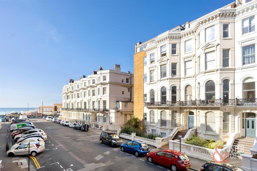 1-bed flat on St. Aubyns, Hove, £225,000