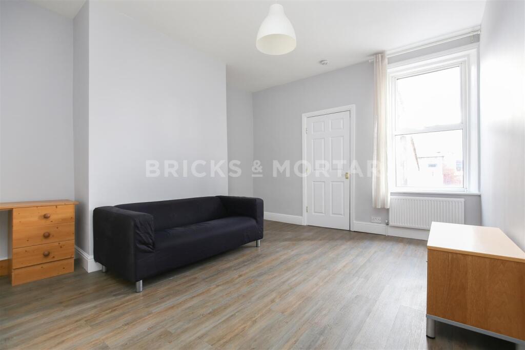 Main image of property: (£115pppw) Simonside Terrace, Heaton, Newcastle Upon Tyne