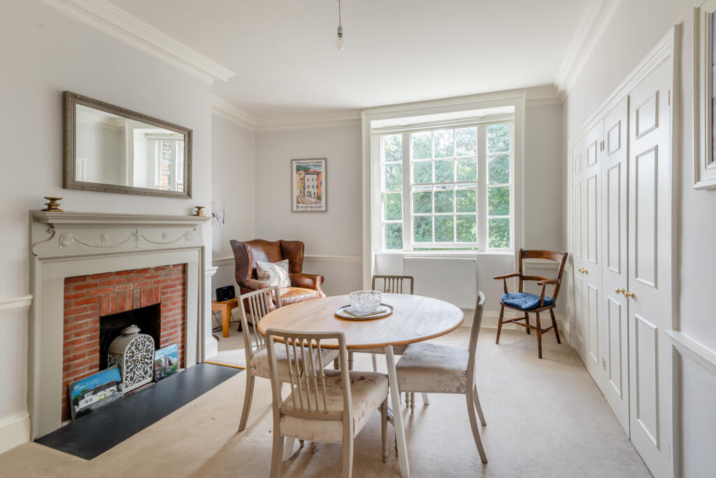 Apartment in Hatfield, Old Hatfield - View 5