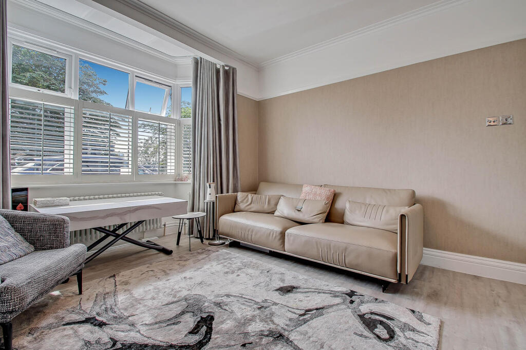 Apartment in London - View 2