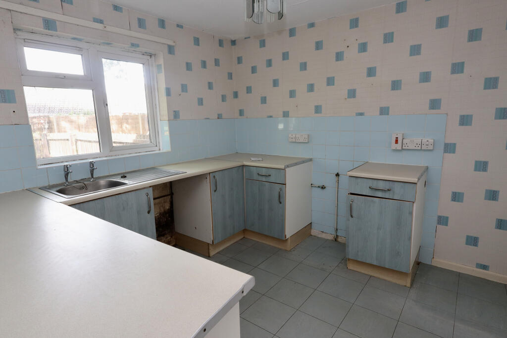 Apartment in Wells, Somerset - View 3