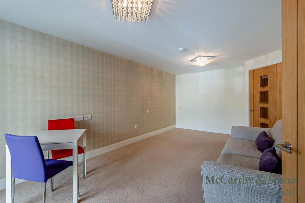 Apartment in Poole, Longfleet - View 4