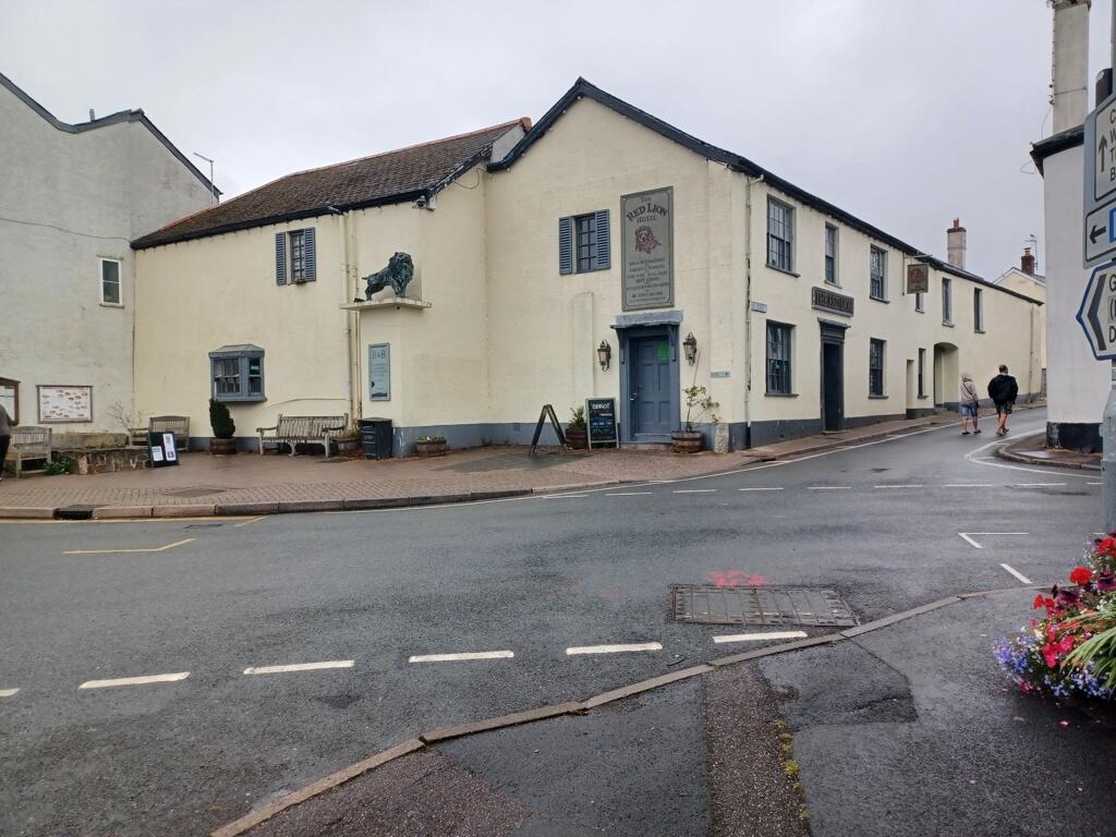 Main image of property: Red Lion Hotel, East Street, Chumleigh, Devon EX18 7DD