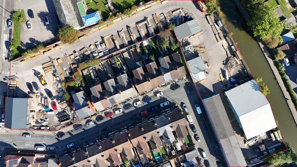 Main image of property: 960 Foleshill Road And Parkstone Road, Coventry, Coventry, CV6 6EN