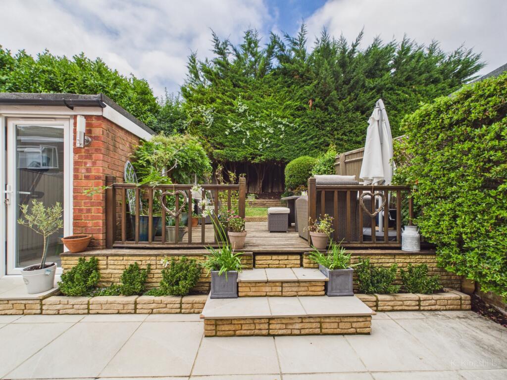 House in Loudwater, Chepping Wycombe - View 2