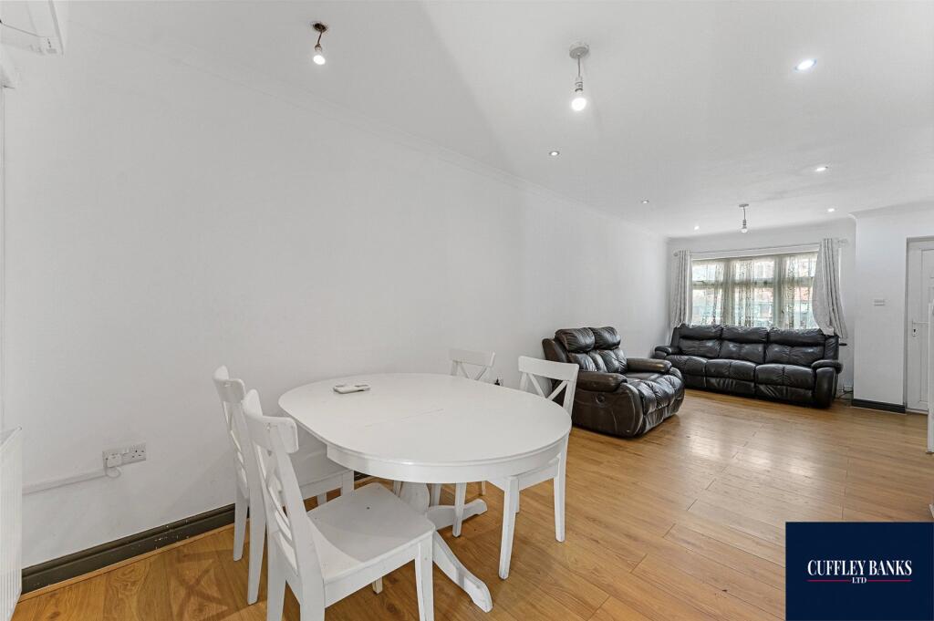 House in Southall - View 4