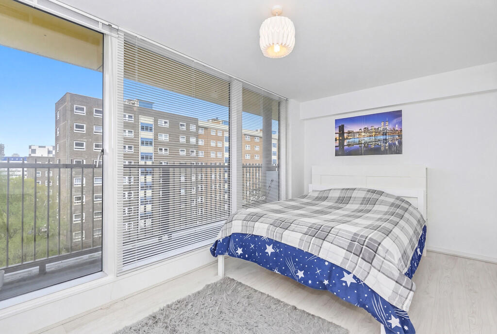 Saxton, The Avenue - View 3