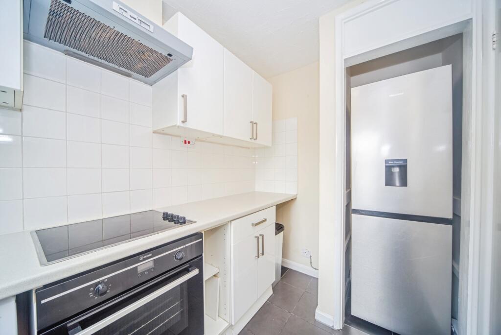 Apartment in Southampton - View 5