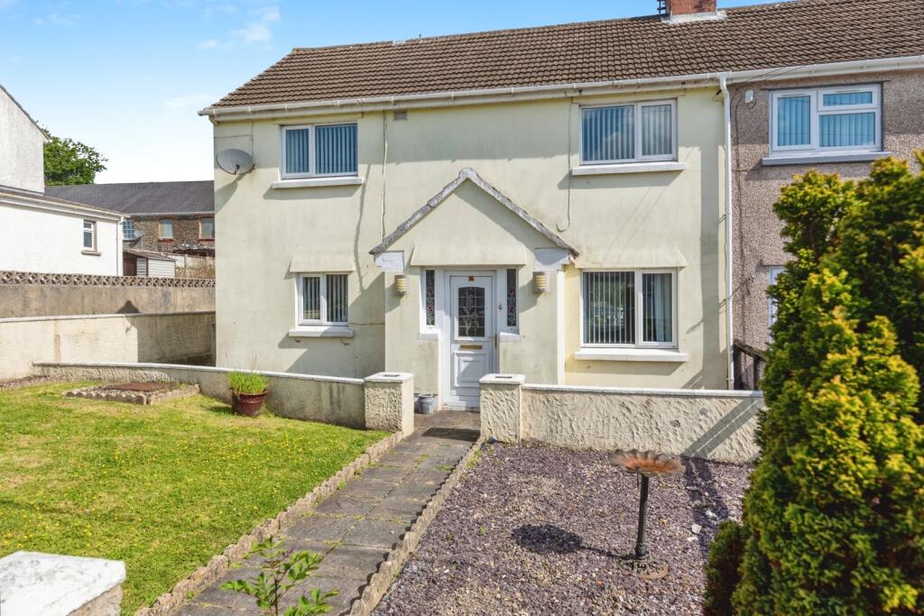 3-bed semi-detached on Lon-y-Prior, St. Clears, Carmarthen, Carmarthenshire, SA33, £215,000