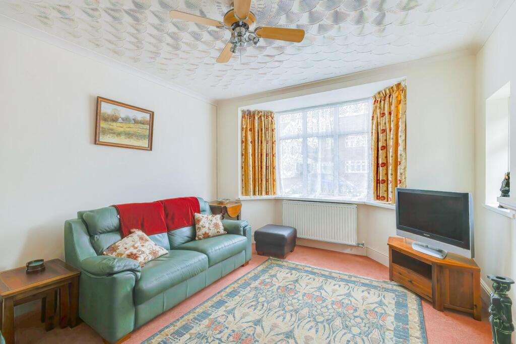 House in Cardiff, Rhiwbina - View 3