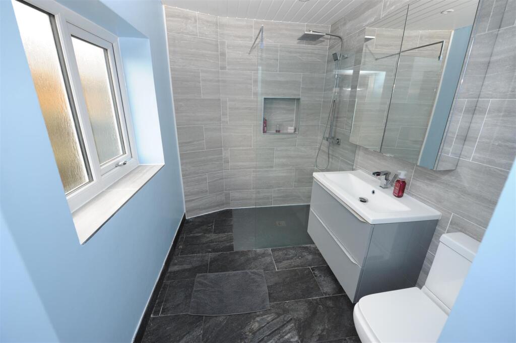 Additional image 11 of Elliot Court, Queensbury, Bradford