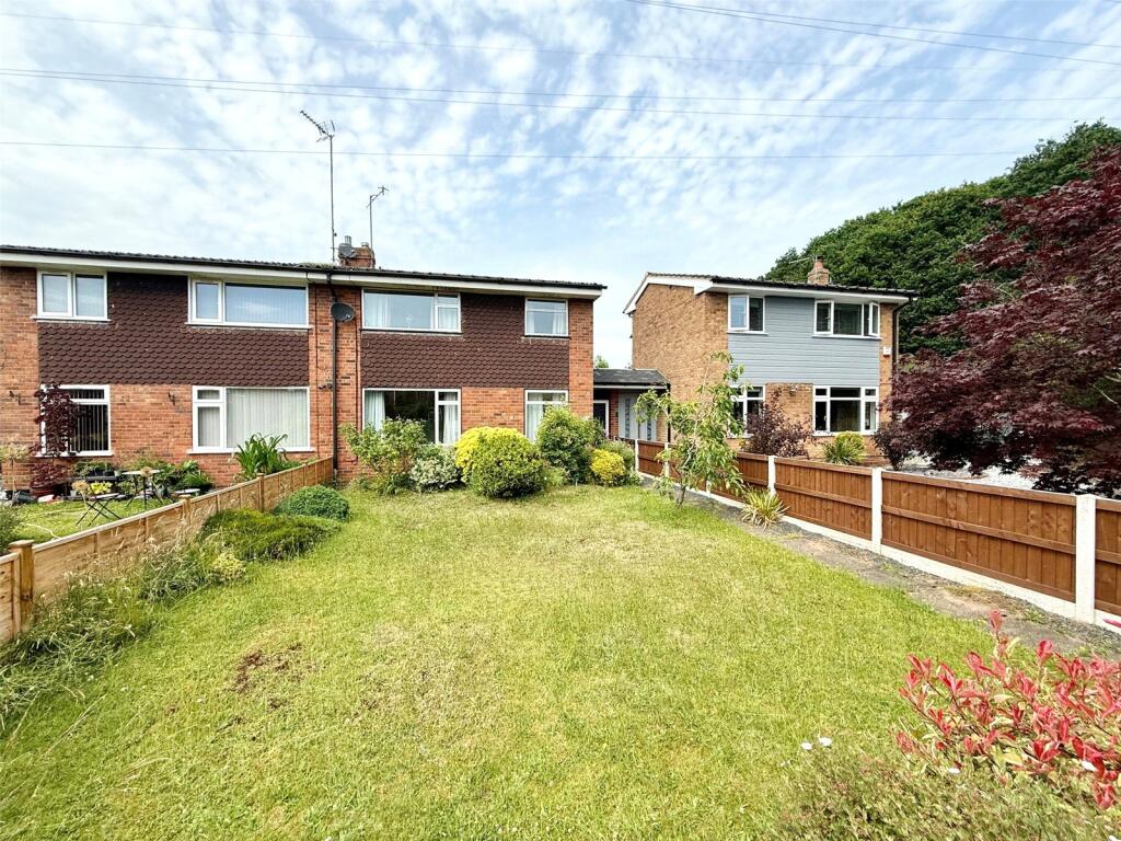 3-bed semi-detached on 59, The Grove, Stourport-on-Severn, Worcestershire, £220,000