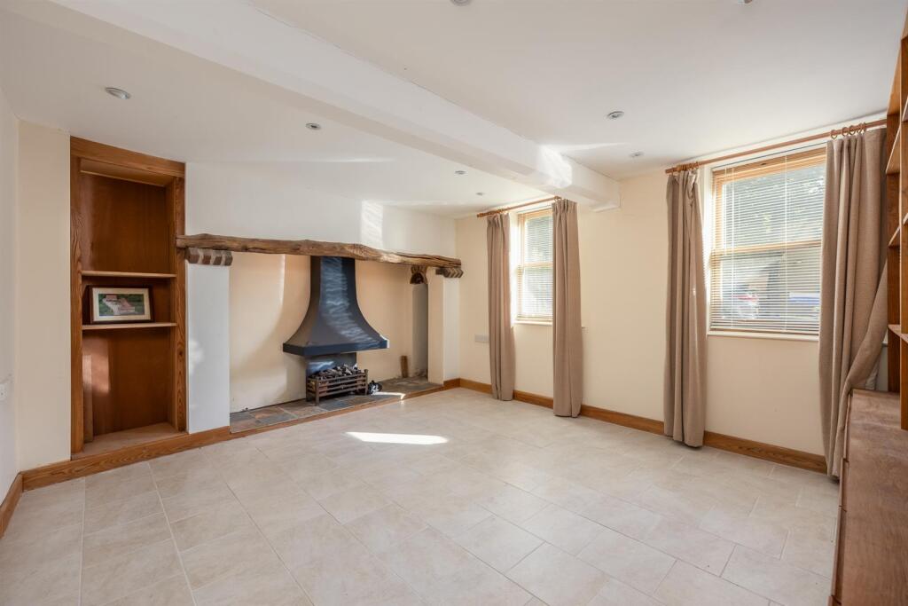 House in Easingwold - More