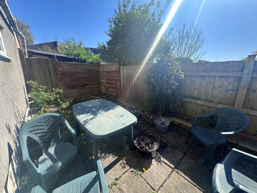 5 bedroom maisonette for rent