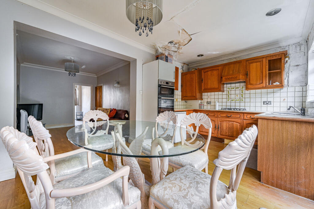 House in London - View 2