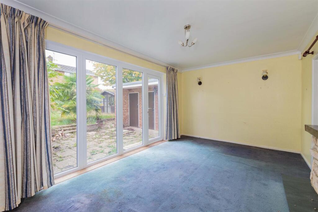 Aldebury Road, Maidenhead - View 2