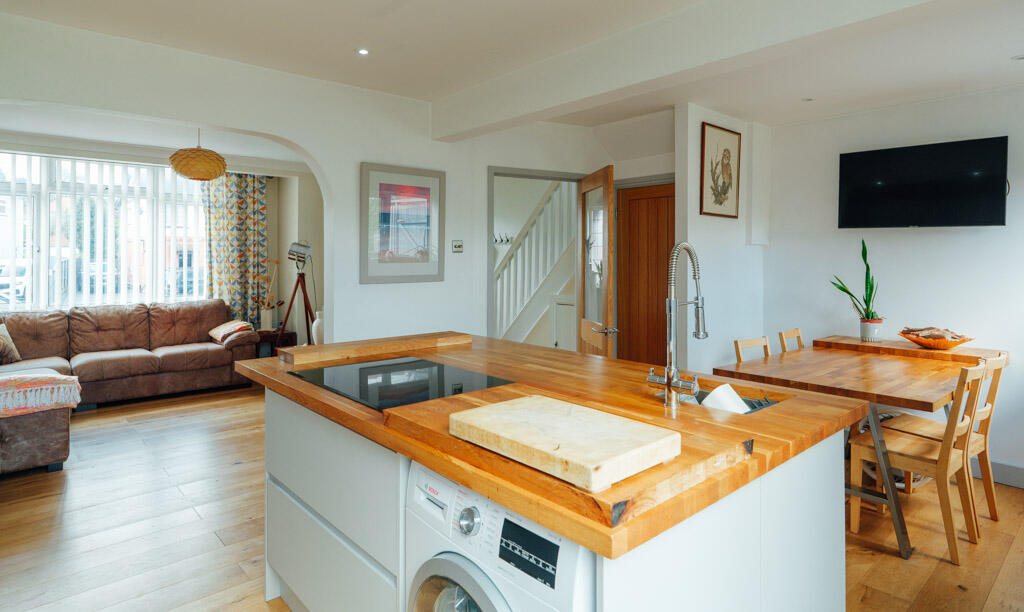 House in Worcester, Worcestershire - More