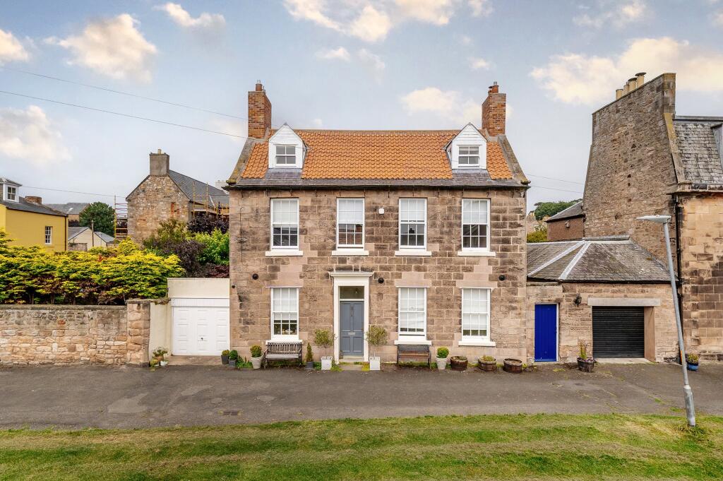 Main image of property: Lynwood House, 3 The Avenue, Berwick Upon Tweed, Northumberland