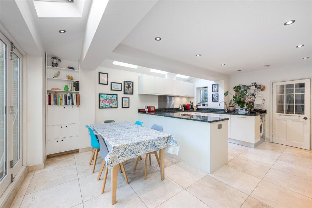 House in London - View 5