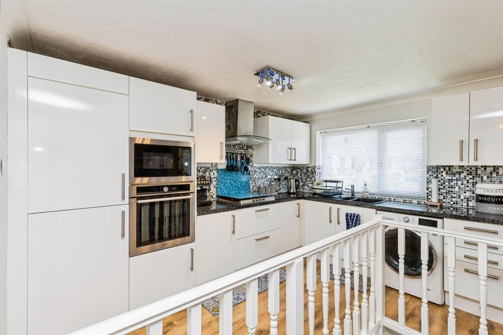 House in Crawley, Tilgate - View 5