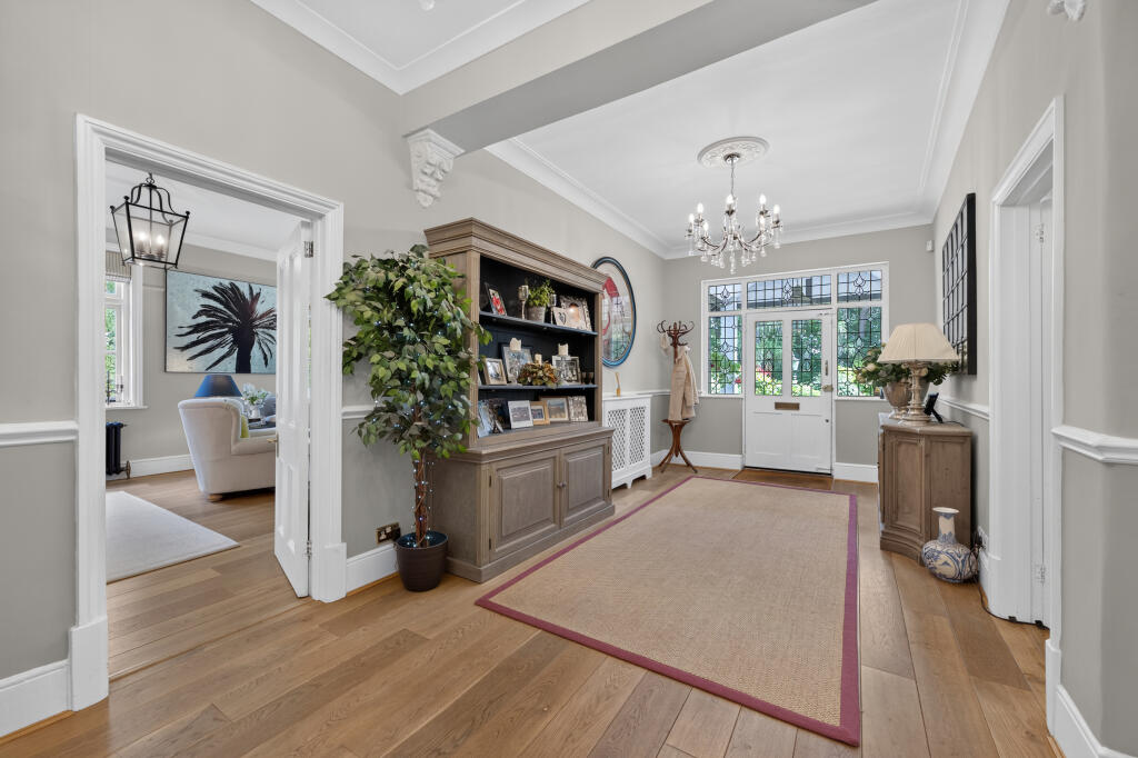 House in Dacorum, Chipperfield - View 3