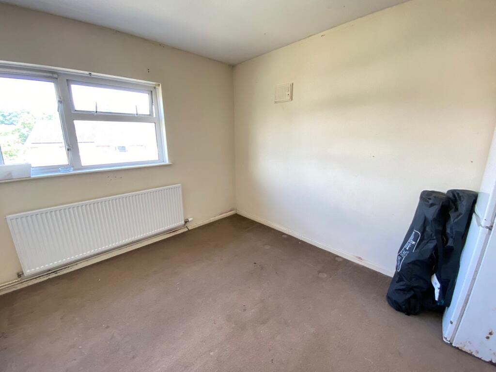 Coombe Tennant Avenue, Neath, Neath Port Talbot. photo 4