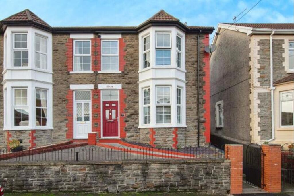 Aldergrove Road, Porth, CF39, Porth