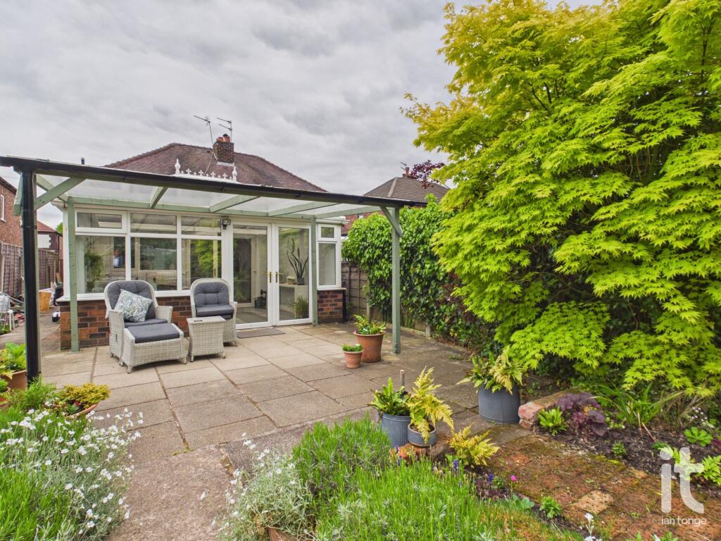 Walden Crescent, Hazel Grove, Stockport, SK7 photo 2