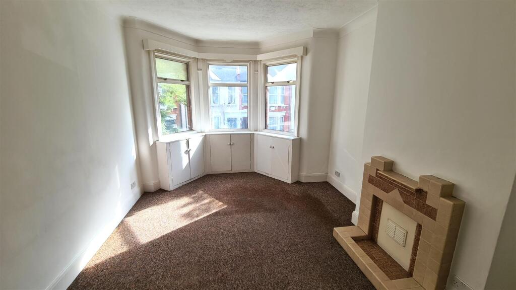 House in London - View 5
