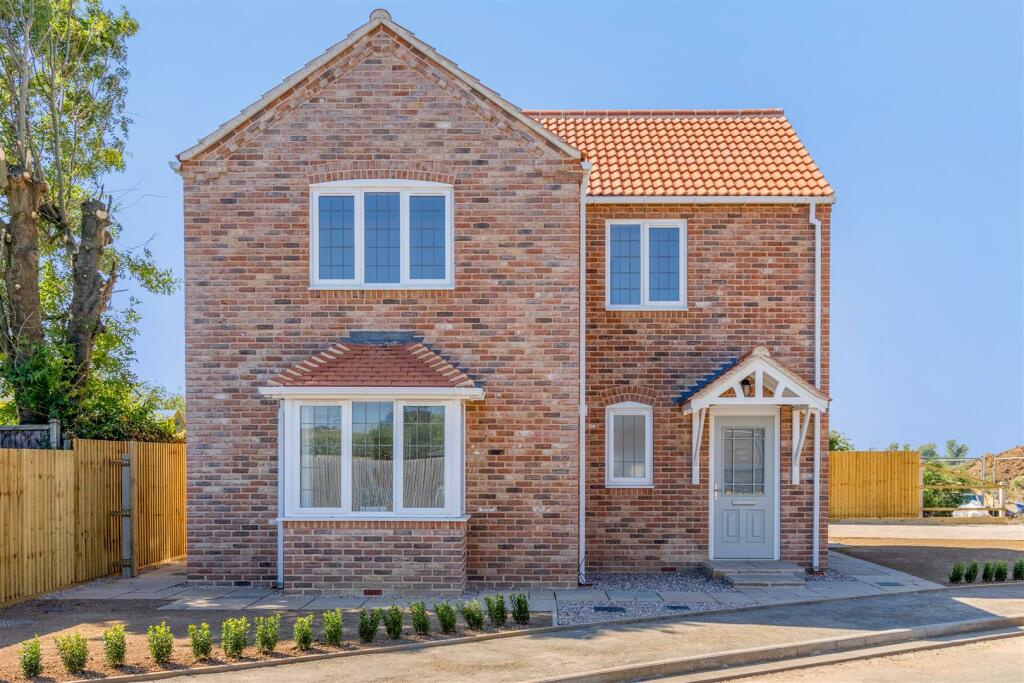 3-bed detached on Sherridans Way, Sutterton, £298,950