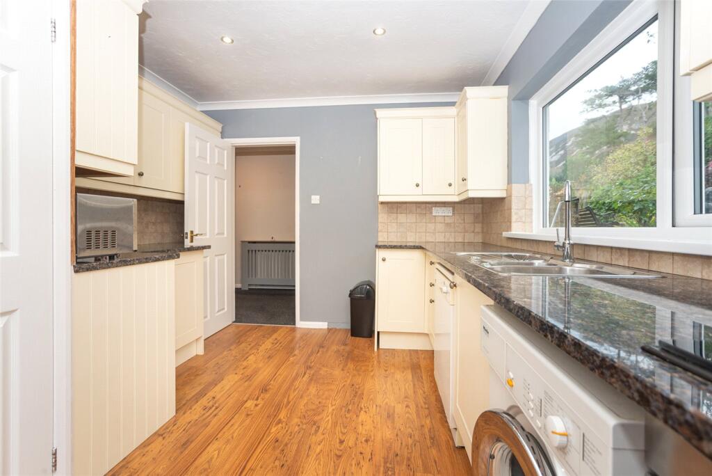Merton Park, Penmaenmawr, Conwy, LL34 photo 4