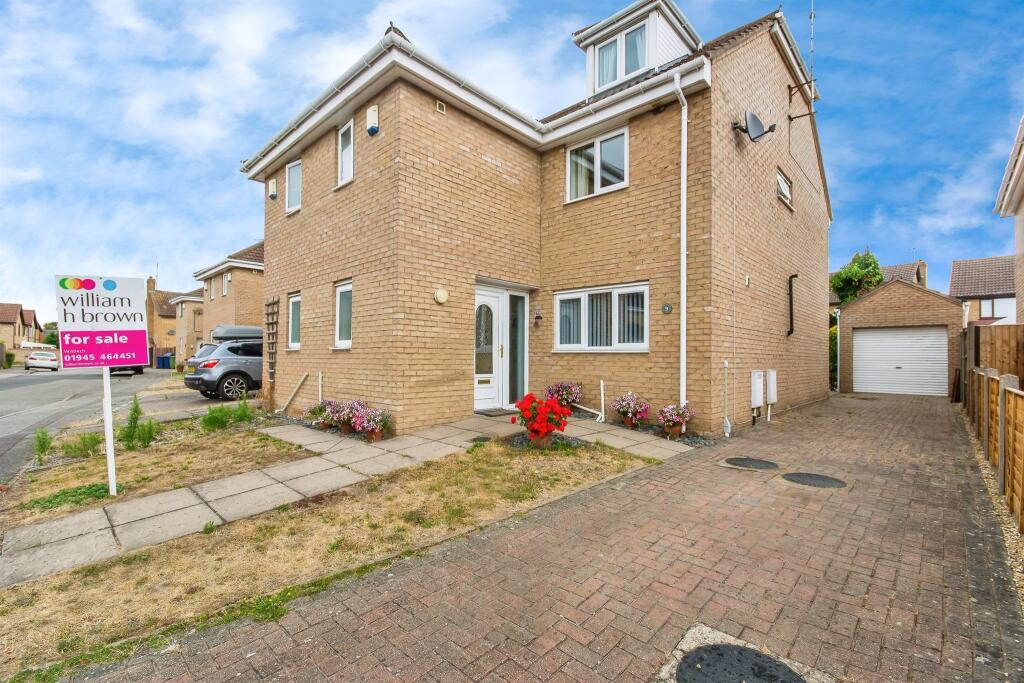 3-bed semi-detached on 10, Apeldoorn Walk, £250,000