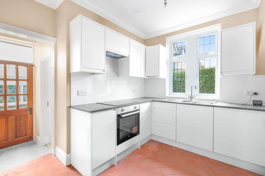 House in Spelthorne, Surrey - View 4