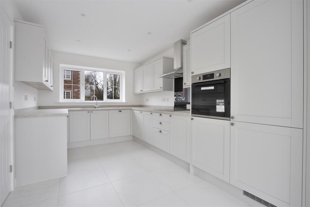Hawthorne Meadows, Chesterfield Rd, Barlborough photo 2