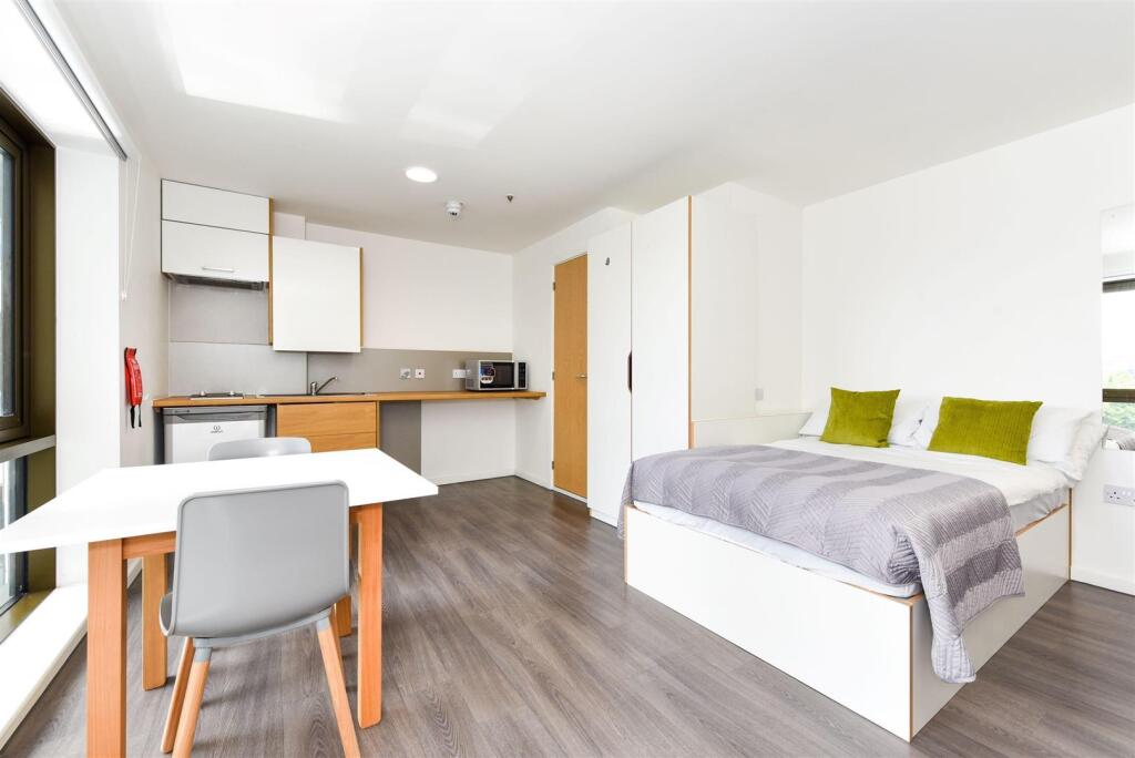 1 bedroom flat share for rent